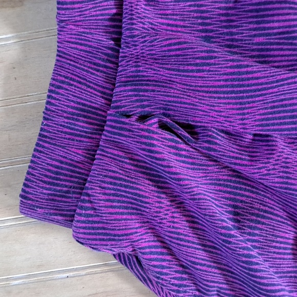 LuLaRoe Abstract Elastic Waist Pockets A-Line Fit & Flare Comfy Skater Skirt - Picture 2 of 9